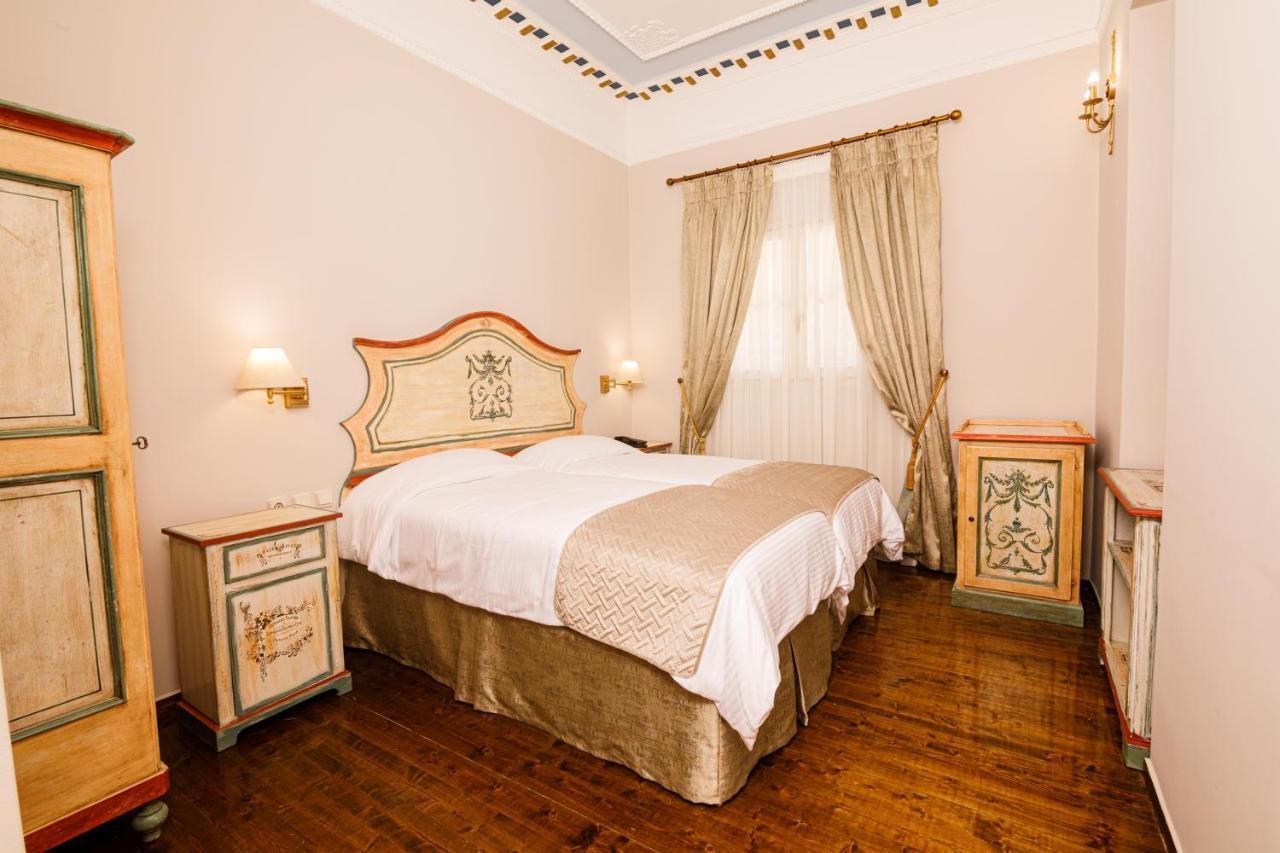 Palaiologos Luxury